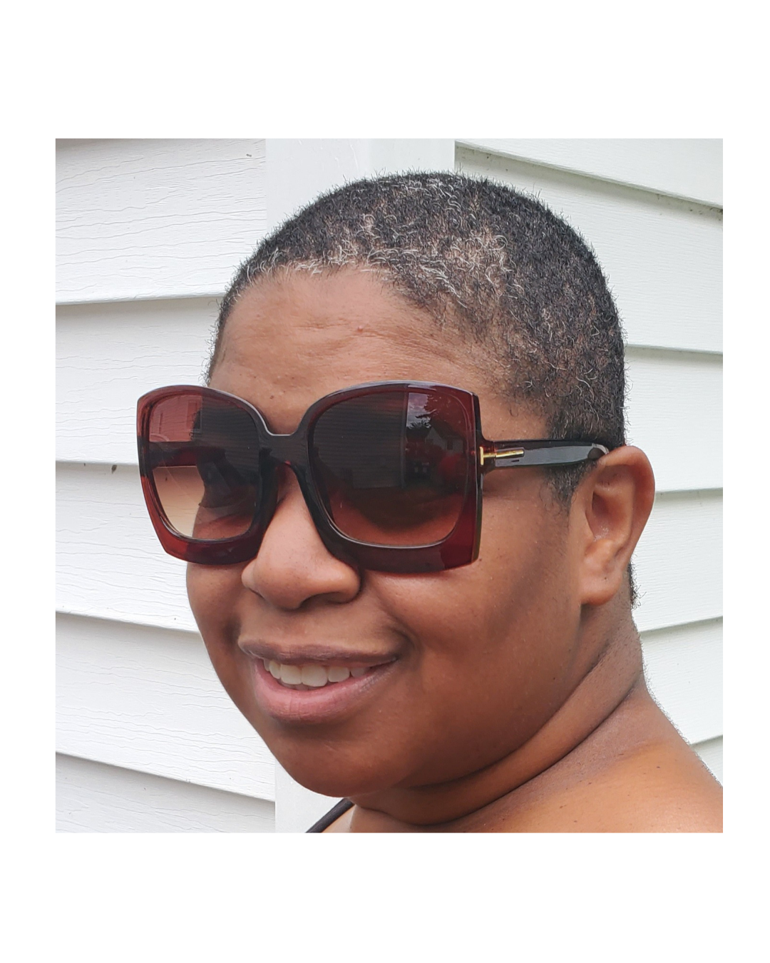 image of women wear brown sunglasses