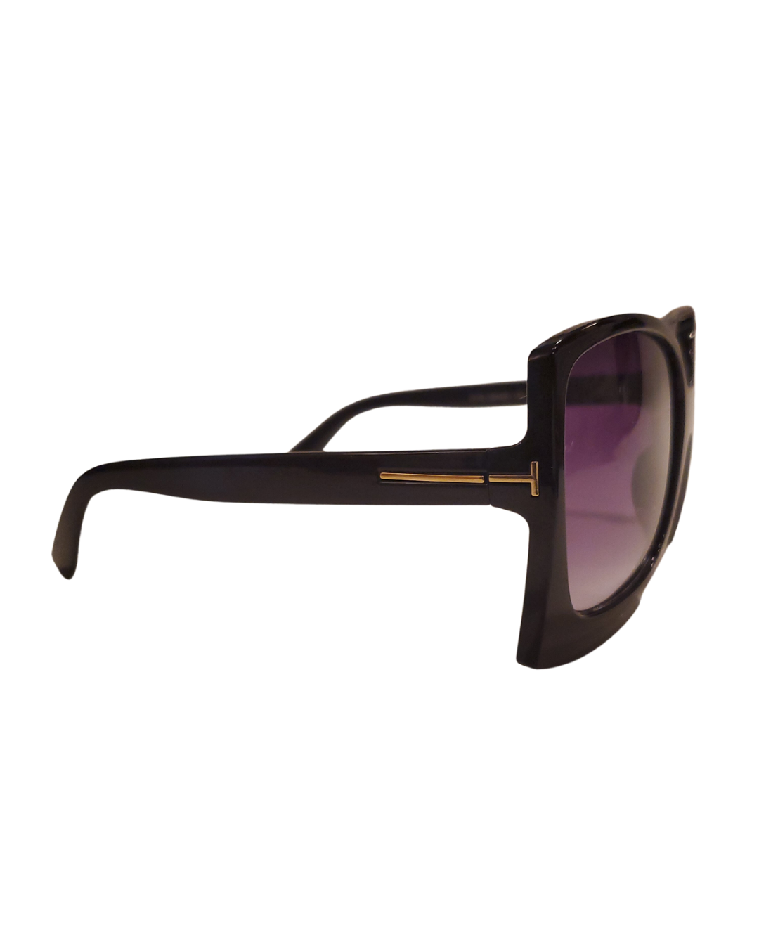 image of black sunglasses.